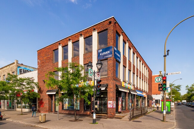 More details for 1695 Av Du Mont-Royal E, Montréal, QC - Retail for Lease