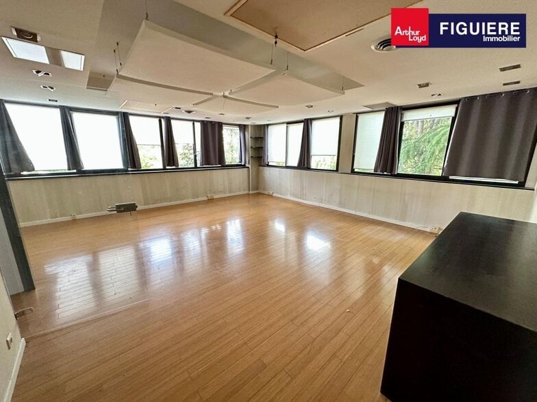 6 Rue Mahatma Gandhi, Aix-en-Provence for lease - Interior Photo - Image 3 of 9