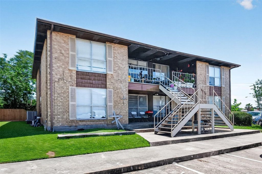 4029 Briar Hollow Dr, Dickinson, TX à vendre Photo du bâtiment- Image 1 de 39