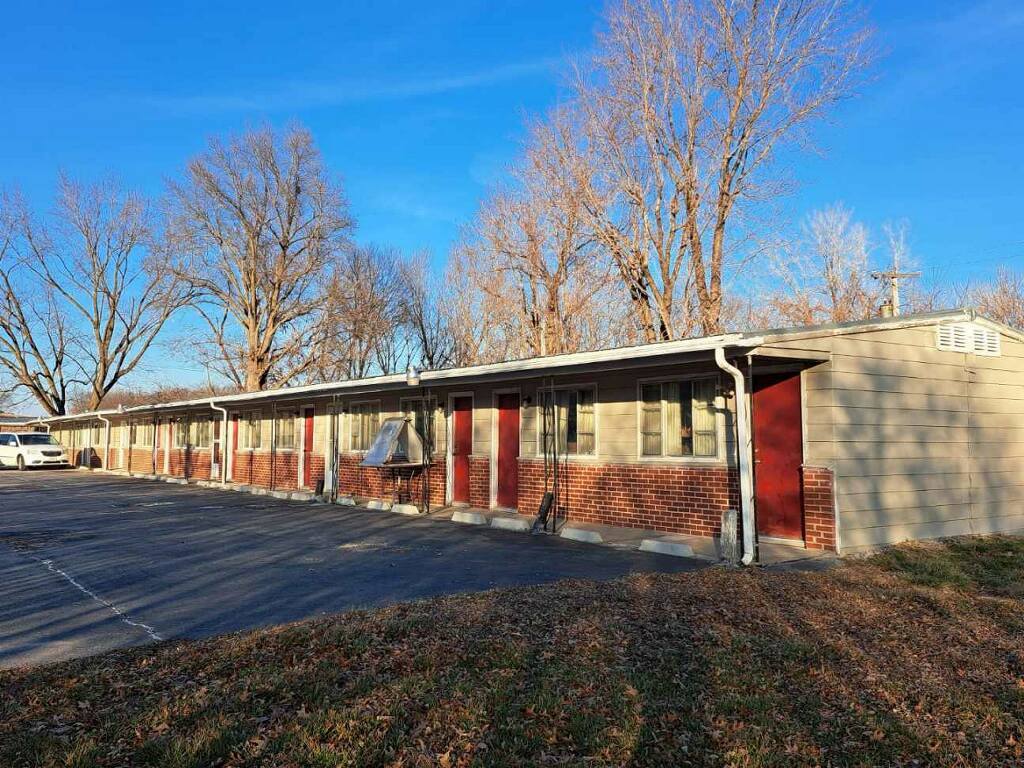 1200 E Randolph St, Glasgow, MO for sale Building Photo- Image 1 of 1