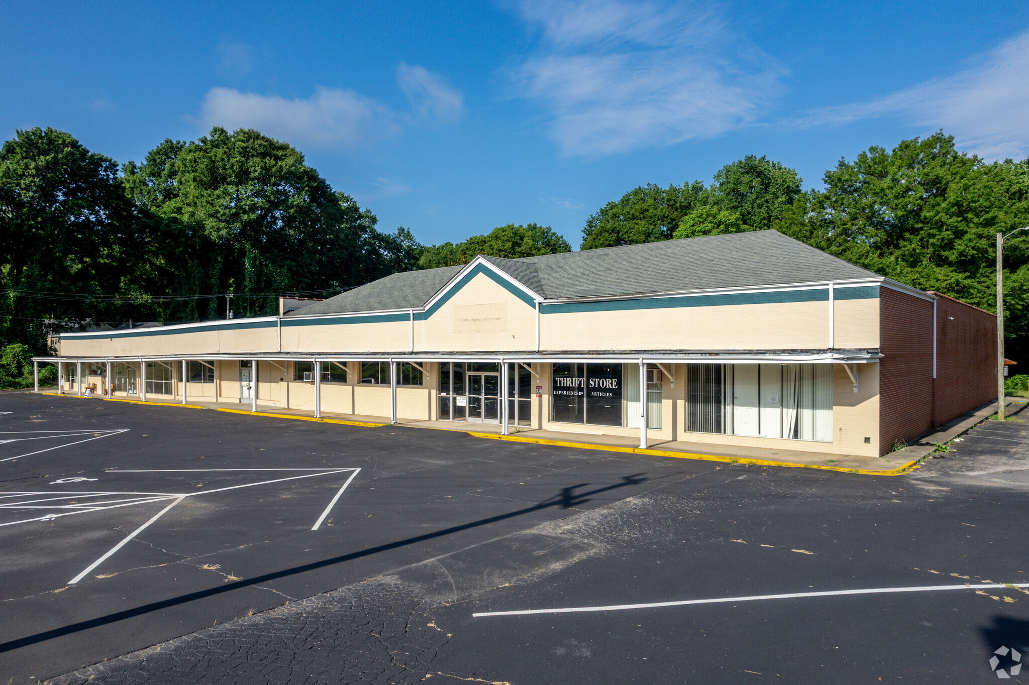 1111-1123 S York St, Gastonia, NC for lease Primary Photo- Image 1 of 2