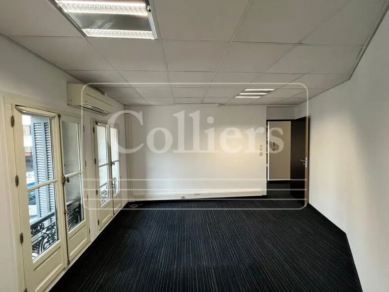 Office in Marseille for lease - Interior Photo - Image 2 of 4