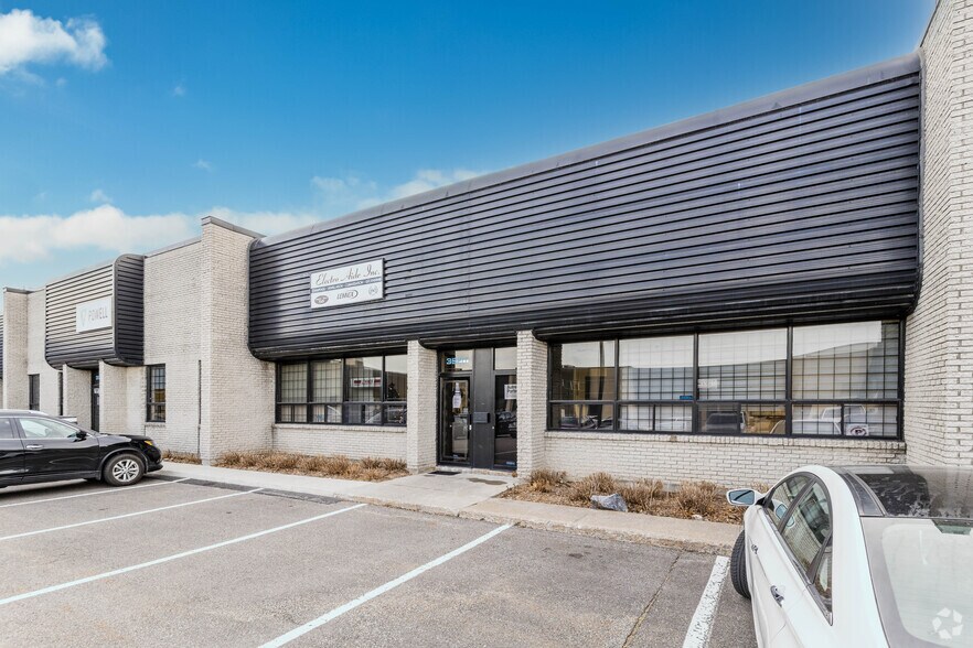 3440-3560 Rue Ashby, Montréal, QC à louer - Photo du bâtiment - Image 2 de 5