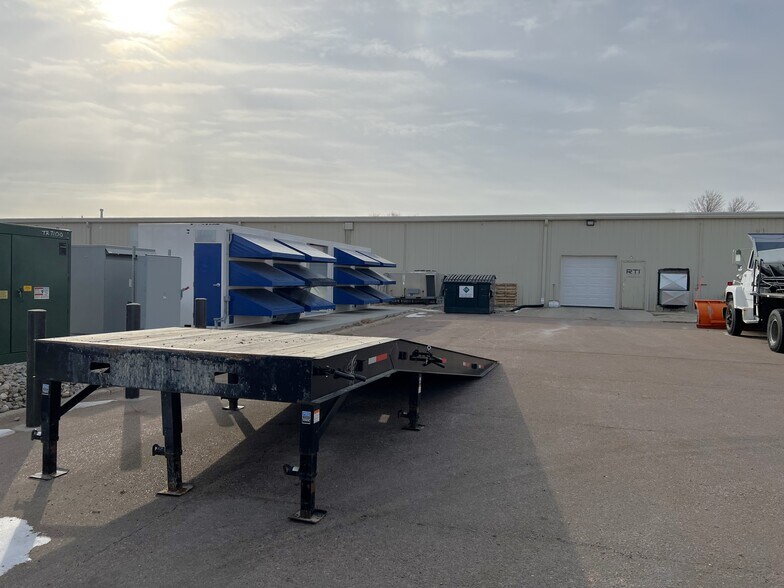 610 Freedom Dr, North Sioux City, SD à louer - Photo du bâtiment - Image 1 de 1