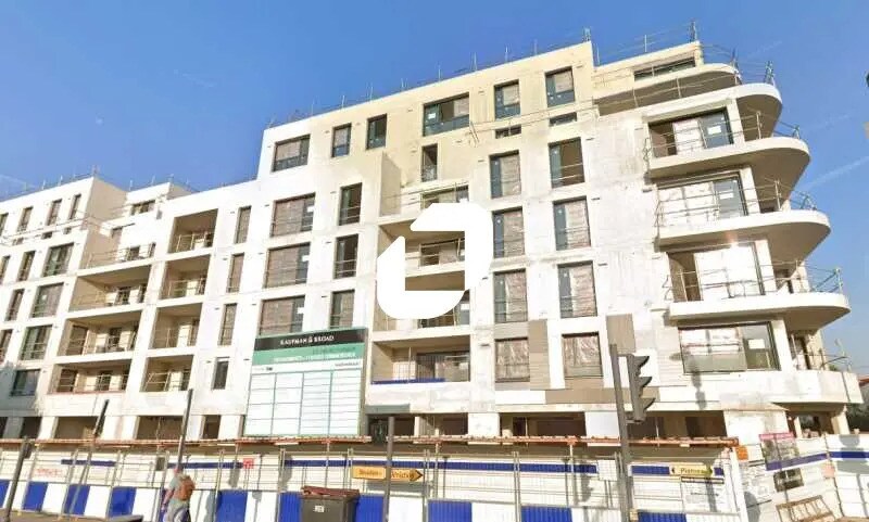 Office in Villejuif for lease - Building Photo - Image 1 of 4