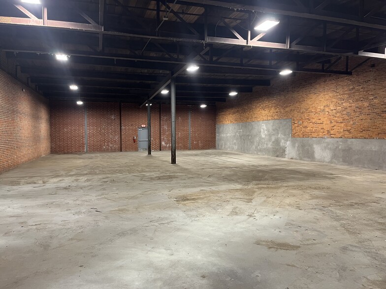 1350 16th St, Greensboro, NC for lease - Building Photo - Image 2 of 6