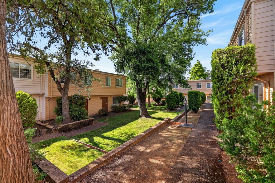 3959 Arthur Ct, Cameron Park, CA à vendre - Photo du bâtiment - Image 3 de 12