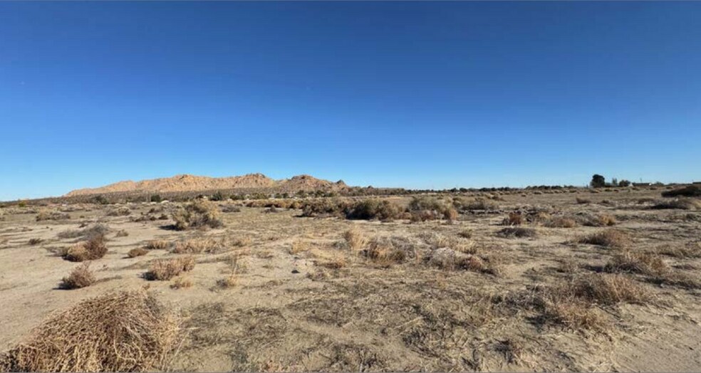 15125 E Palmdale Blvd, Palmdale, CA à vendre - Photo du bâtiment - Image 2 de 3