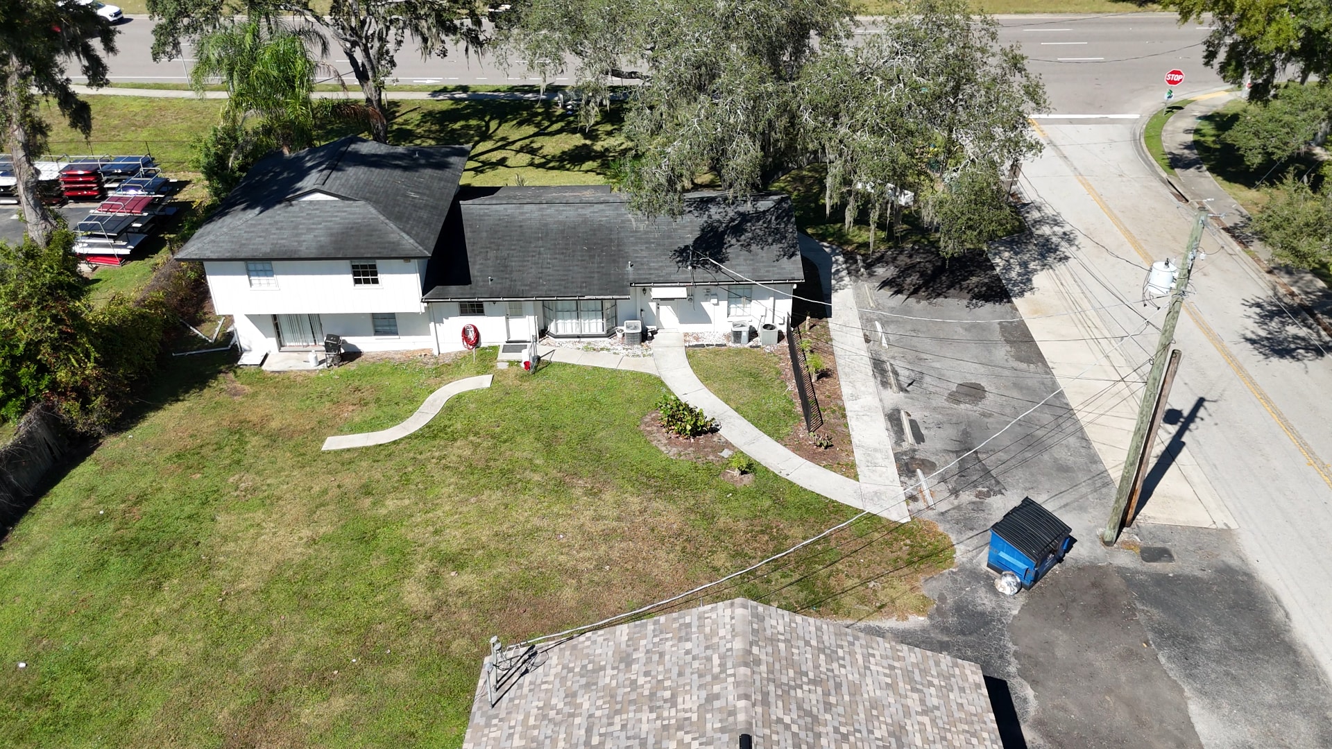 855 E Brandon Blvd, Brandon, FL à louer Photo du bâtiment- Image 1 de 32