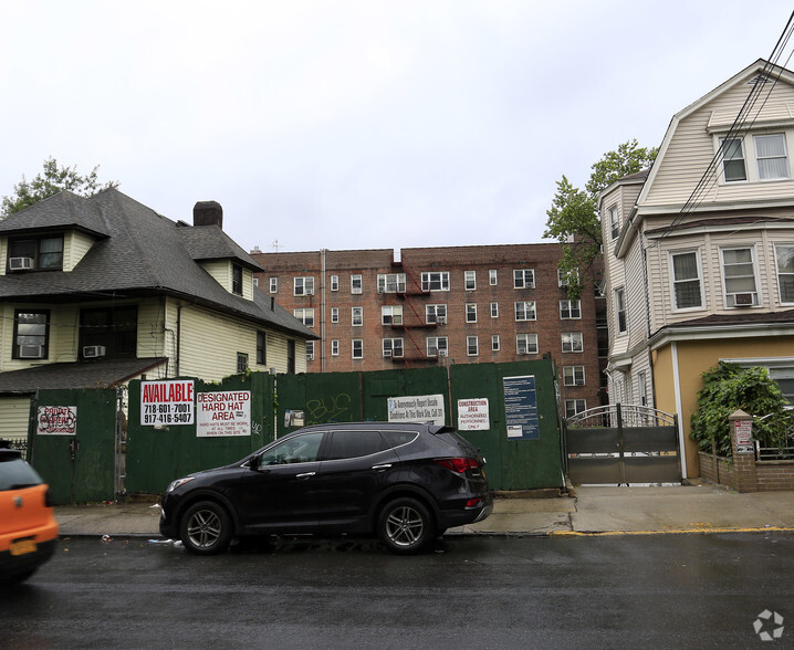 2605 Sedgwick Ave, Bronx, NY for sale - Building Photo - Image 1 of 1