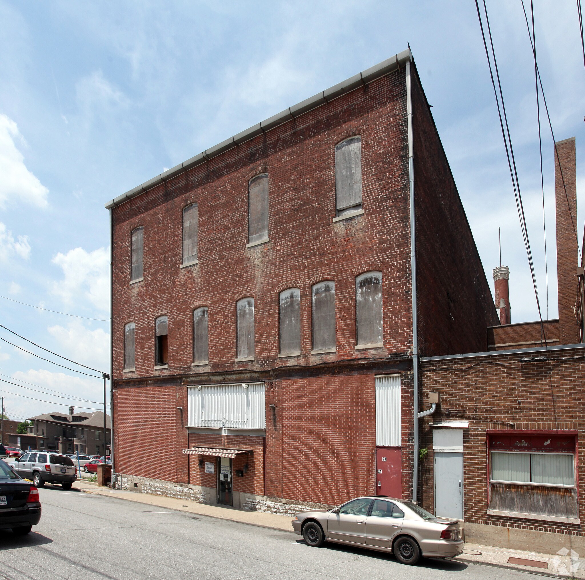 29 Public Sq, Shelbyville, IN for sale Primary Photo- Image 1 of 1