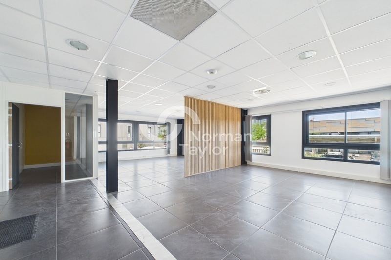 Office in Montpellier for sale Interior Photo- Image 1 of 12