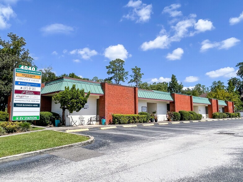 4040 W Newberry Rd, Gainesville, FL à louer - Photo du bâtiment - Image 2 de 13