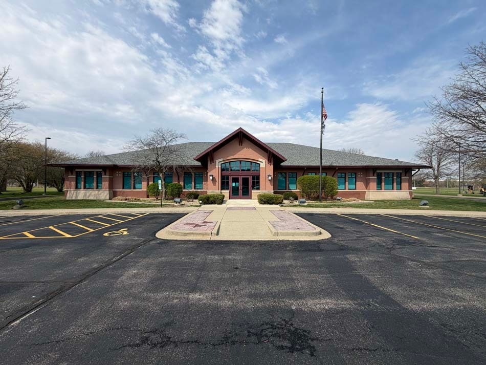 3167 Robbins Rd, Springfield, IL for sale Primary Photo- Image 1 of 21