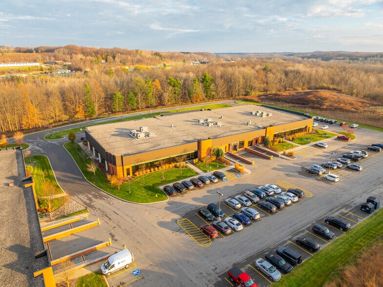 7620 Omnitech Pl, Victor, NY à louer - Photo du bâtiment - Image 2 de 14