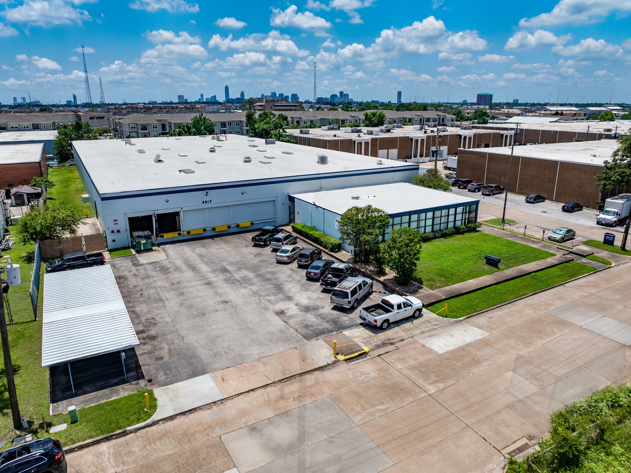6817 Wynnwood Dr, Houston, TX for lease Building Photo- Image 1 of 5