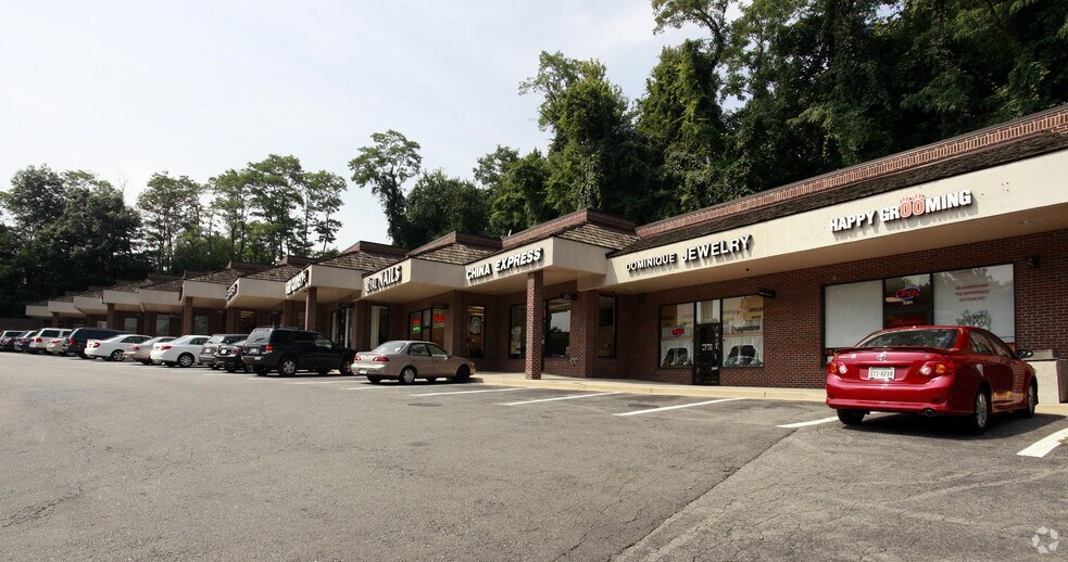 3301-3321 Lee Hwy, Arlington, VA à louer - Photo du bâtiment - Image 3 de 4