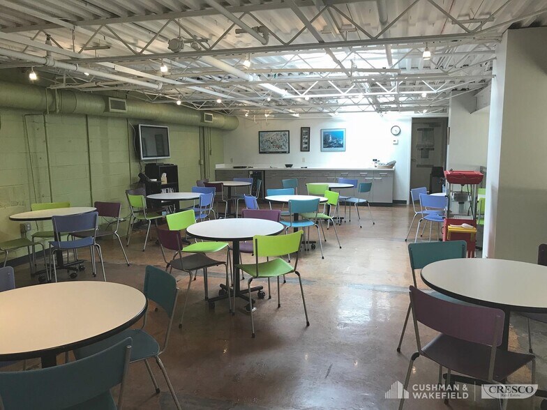 835 Sharon Dr, Westlake, OH à vendre - Photo du bâtiment - Image 2 de 7