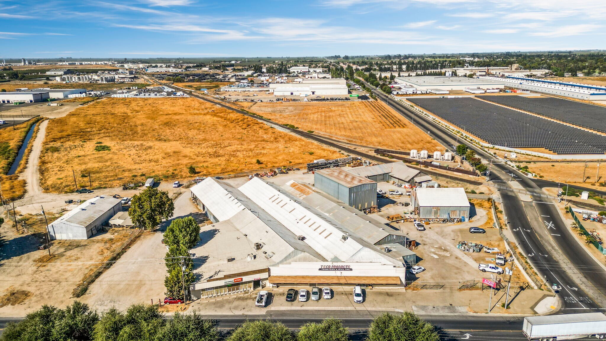 800 S Pine St, Madera, CA for lease Primary Photo- Image 1 of 10