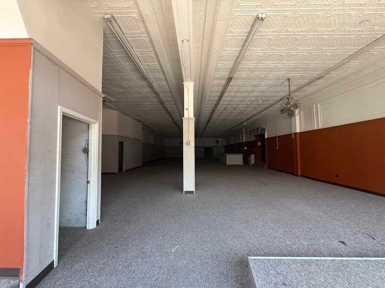 4023-4025 Market St, Philadelphia, PA for lease - Building Photo - Image 3 of 7
