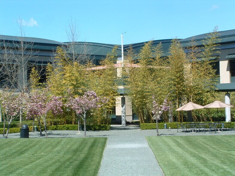 5789 State Farm Dr, Rohnert Park, CA à louer - Photo du bâtiment - Image 2 de 10