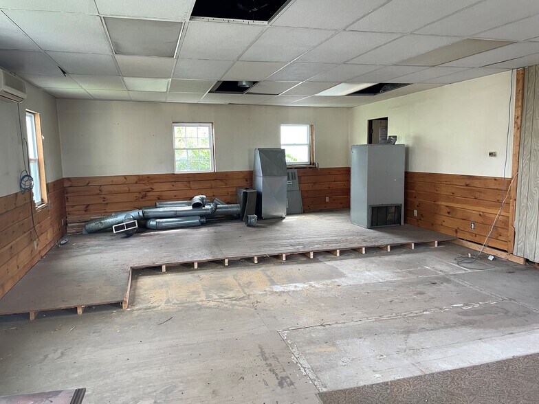 126 Pleasant St, Gardner, MA à louer - Photo intérieure - Image 3 de 12