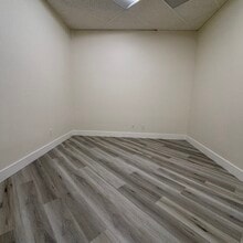 35325 Date Palm Dr, Cathedral City, CA for lease Interior Photo- Image 2 of 3