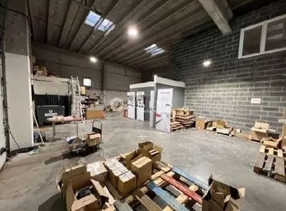 Industrial in Lesquin for lease - Building Photo - Image 2 of 3