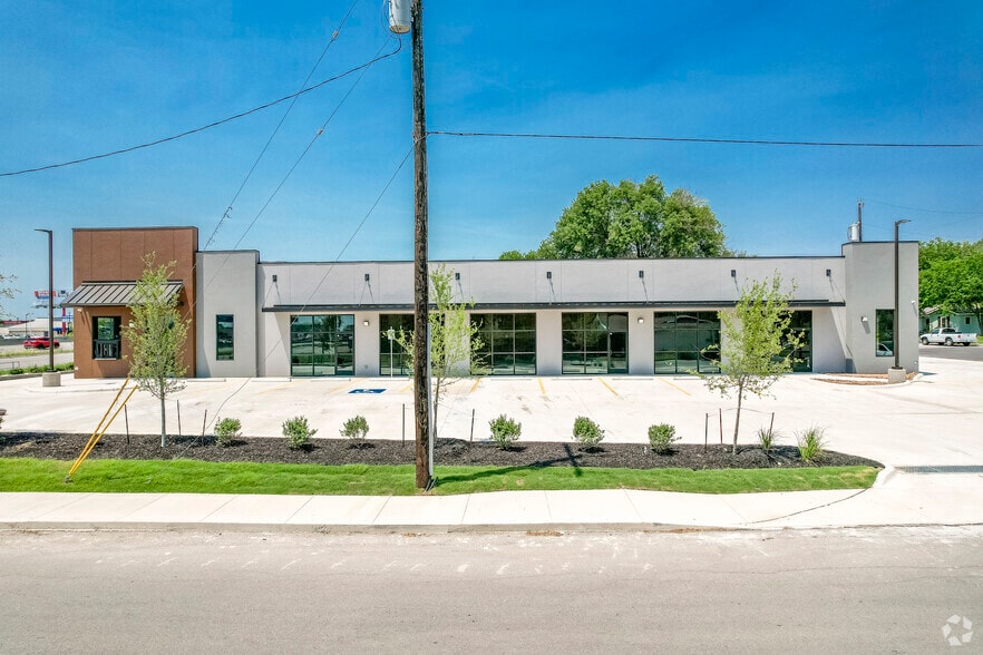 1430 Unicorn Ave, New Braunfels, TX for lease - Building Photo - Image 3 of 18