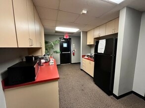 2320 W Morehead St, Charlotte, NC for lease Interior Photo- Image 2 of 9