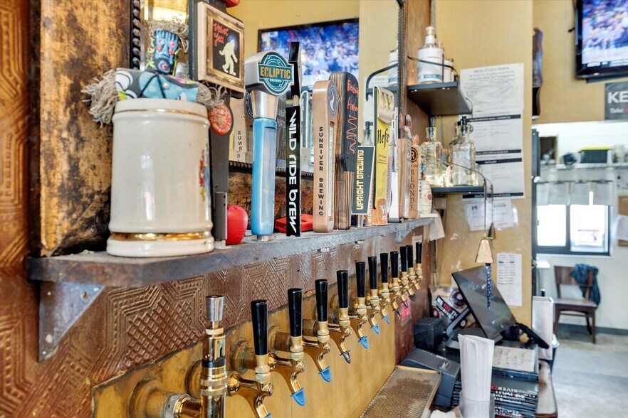 701 E 2nd St, The Dalles, OR à vendre - Photo du bâtiment - Image 3 de 3