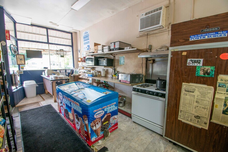 301 E North St, Geneva, NY à vendre - Photo du bâtiment - Image 3 de 45