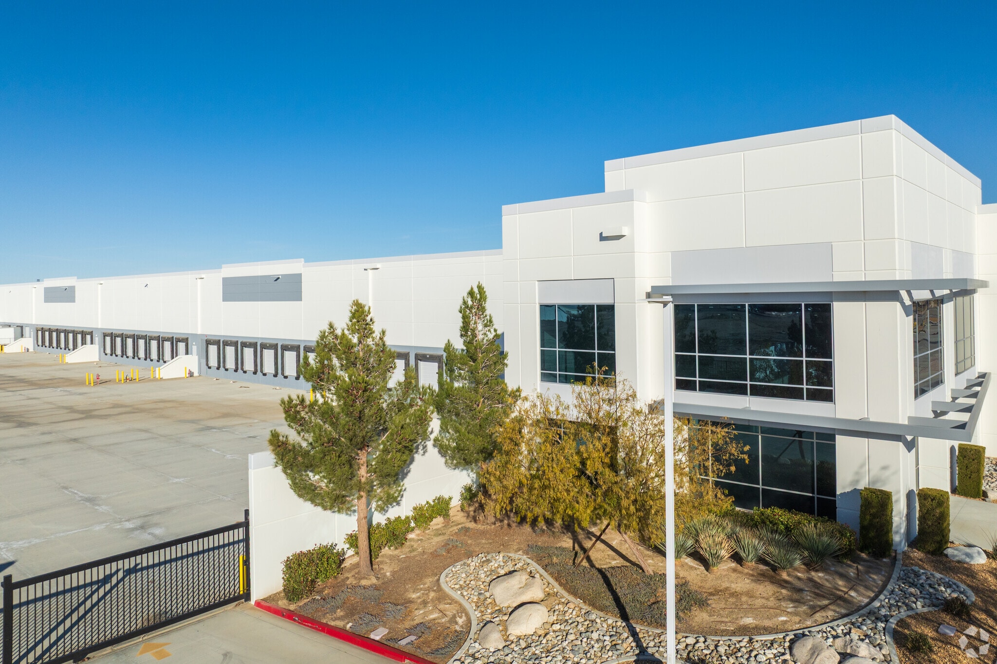 13364 Aerospace Dr, Victorville, CA for lease Primary Photo- Image 1 of 5