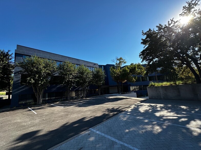 6207 Bee Caves Rd, Austin, TX for lease - Building Photo - Image 1 of 4