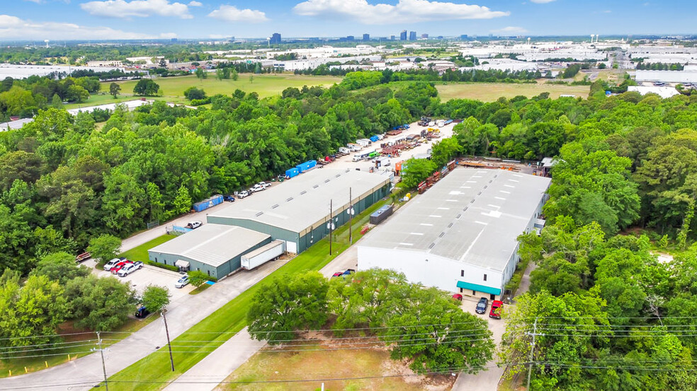 16623 Aldine Westfield Rd, Houston, TX for lease - Building Photo - Image 1 of 4