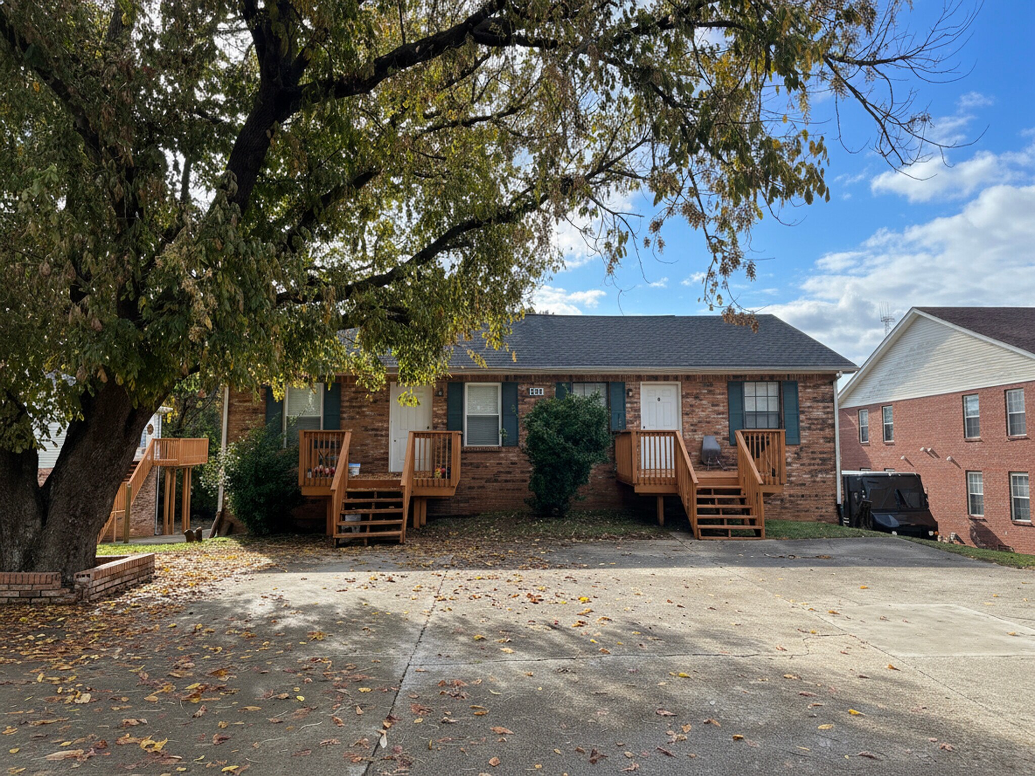 141 Darlene Dr, Clarksville, TN for sale Primary Photo- Image 1 of 2