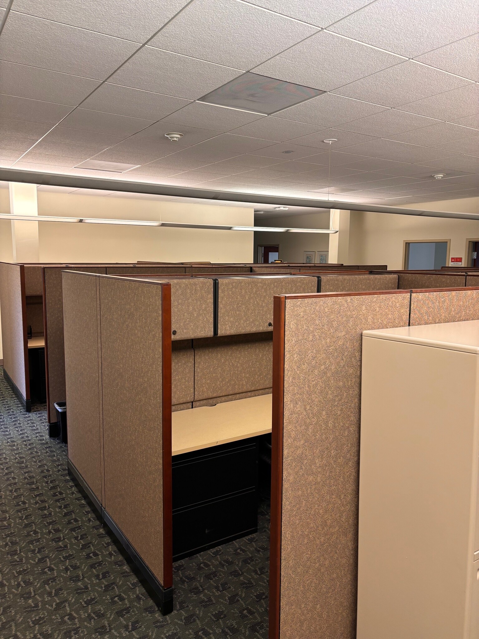 1010 Farmington Ave, West Hartford, CT for lease Building Photo- Image 1 of 3