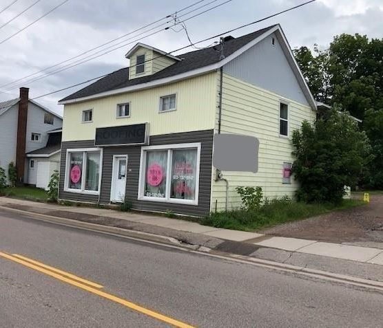 472 Pembroke St E, Pembroke, ON à vendre - Photo du bâtiment - Image 3 de 3