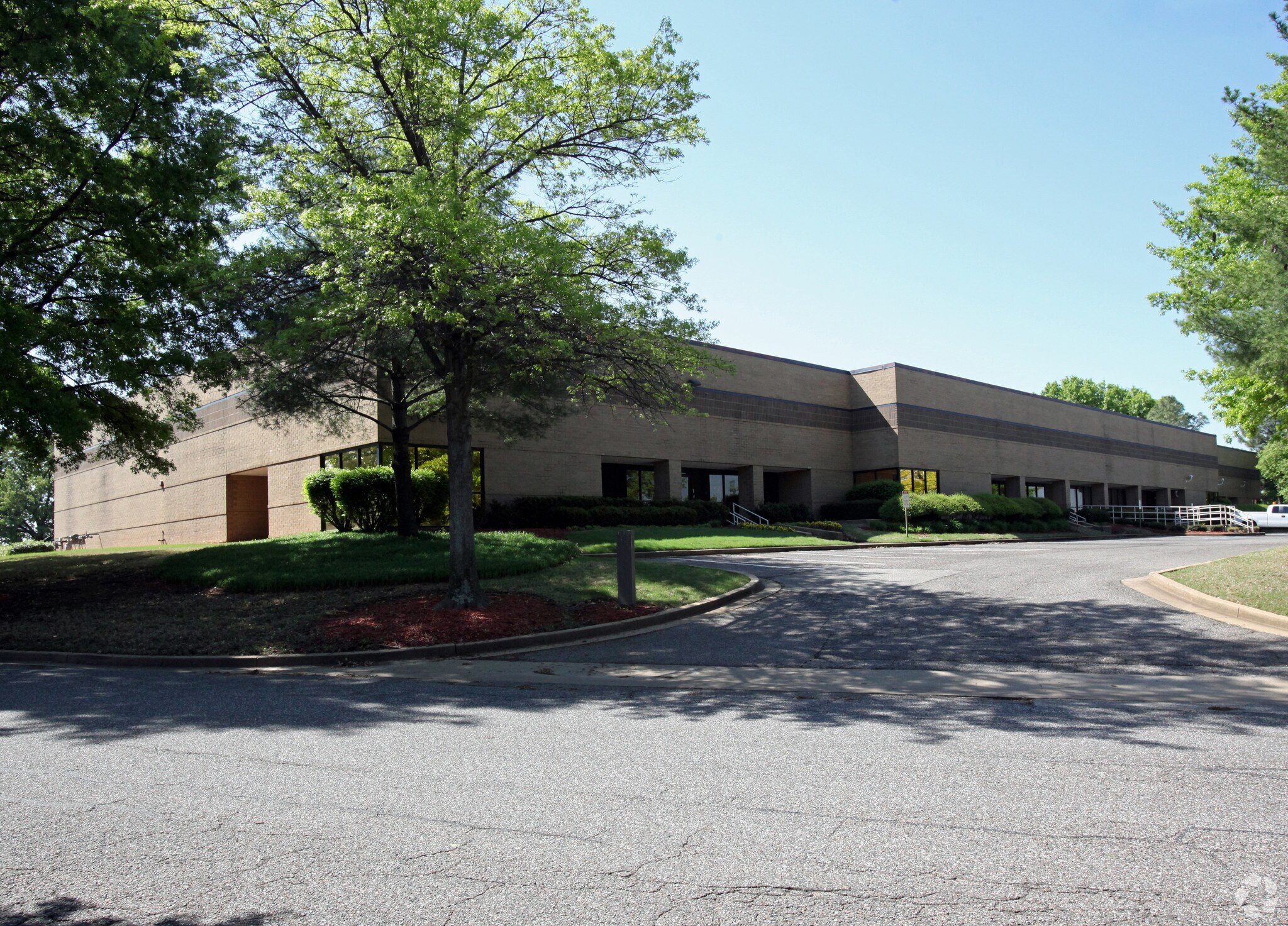 4895 Outland Center Dr, Memphis, TN for lease Primary Photo- Image 1 of 7