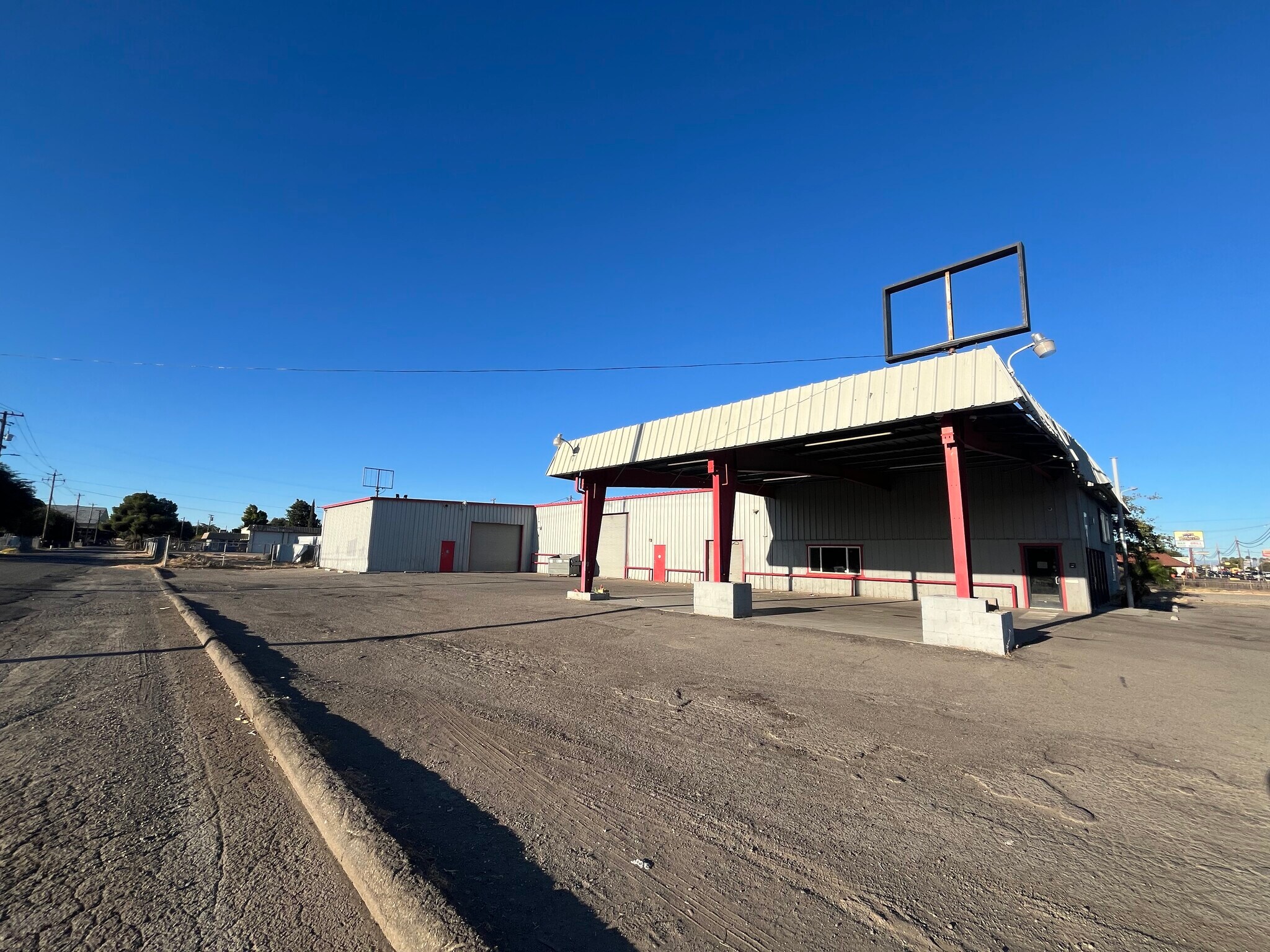 1743 E Pacheco Blvd, Los Banos, CA à vendre Photo du bâtiment- Image 1 de 6