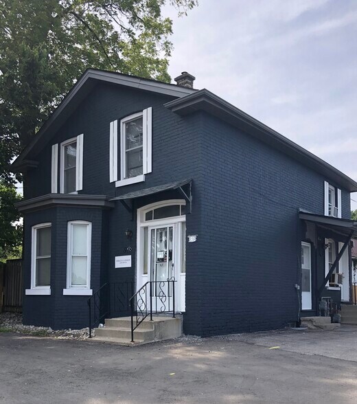 675 Adelaide St N, London, ON à vendre - Photo du bâtiment - Image 2 de 4