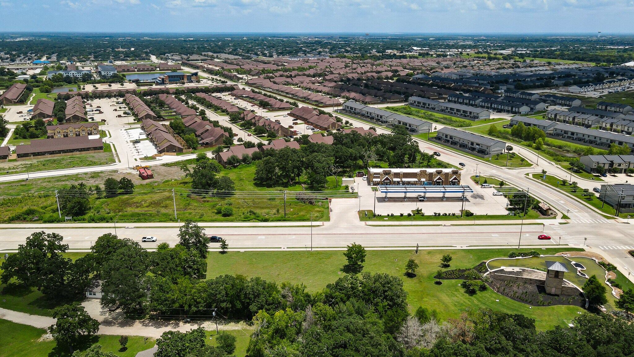 750 Deacon Dr W, College Station, TX à vendre Photo du bâtiment- Image 1 de 14