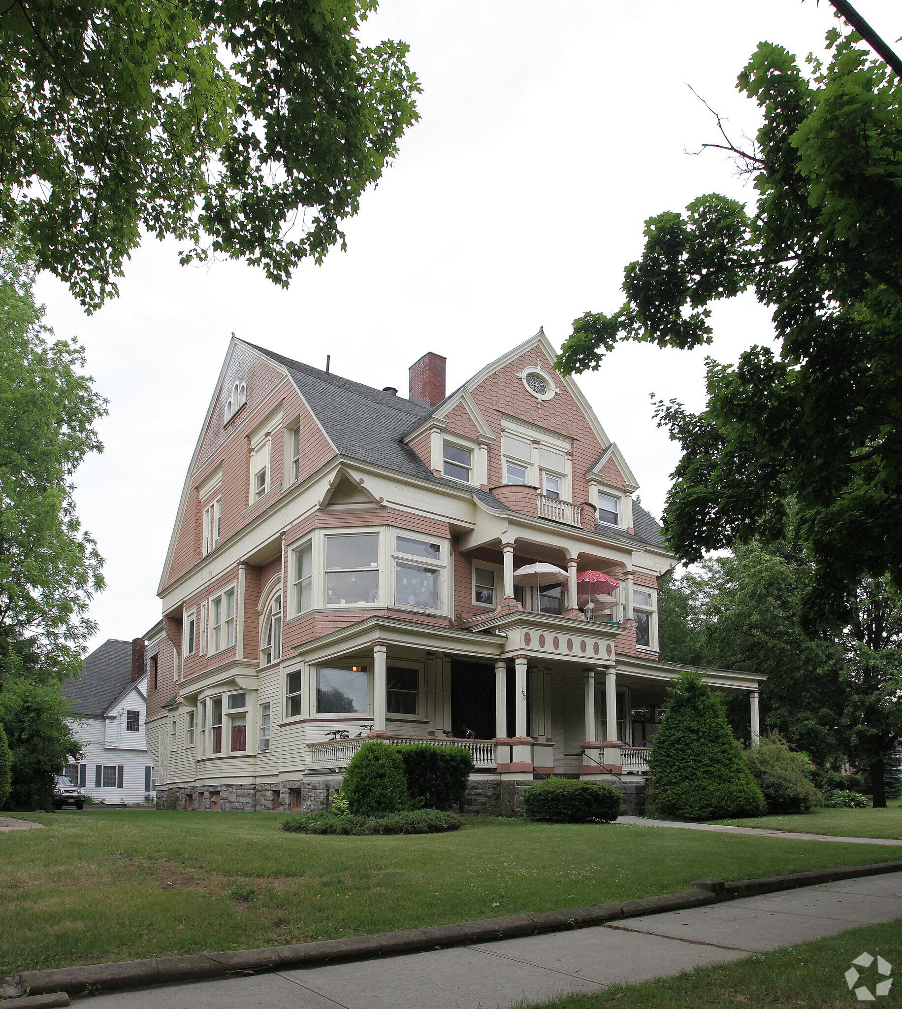 195 Ridge St, Glens Falls, NY for sale Primary Photo- Image 1 of 3