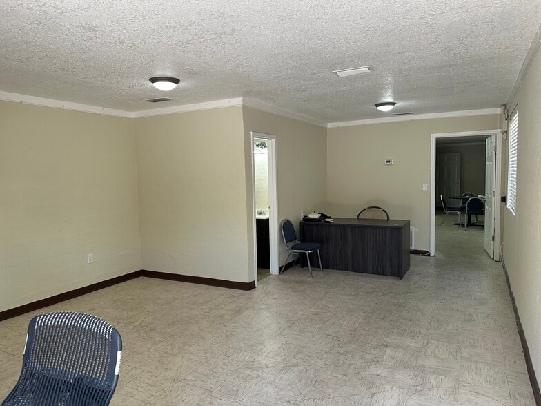 339 Union St E, Jacksonville, FL for lease - Building Photo - Image 2 of 13