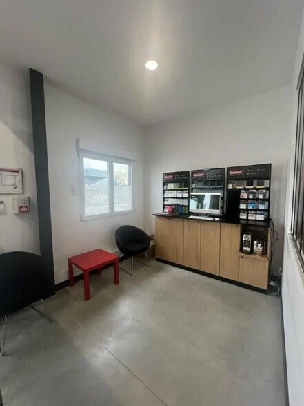 Flex in Toulouse for lease - Interior Photo - Image 3 of 4