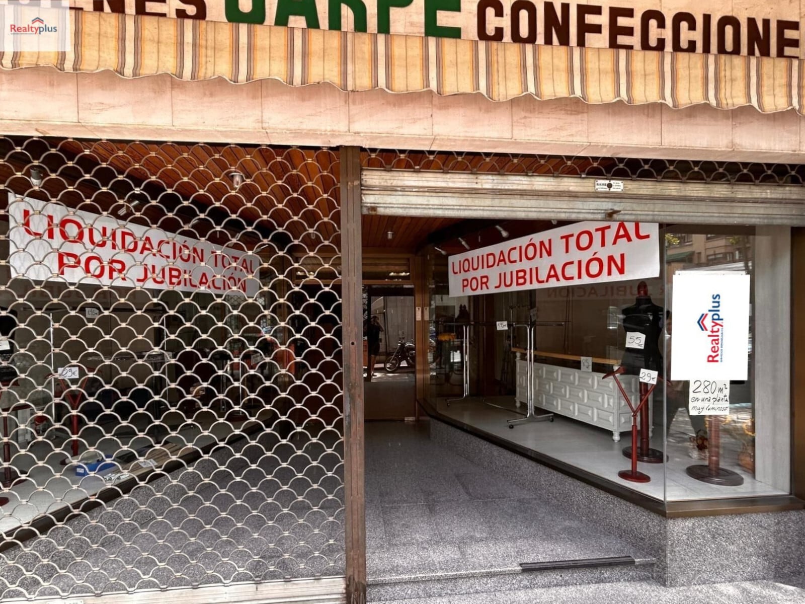 Retail in Segovia, Segovia for lease Interior Photo- Image 1 of 8