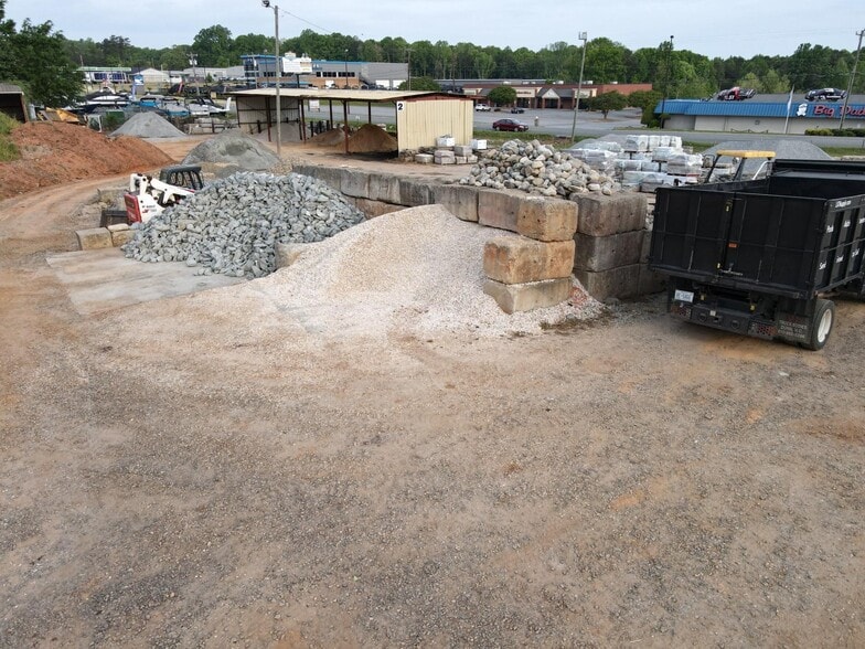 1159 River Hwy, Mooresville, NC à vendre - Photo du bâtiment - Image 2 de 8