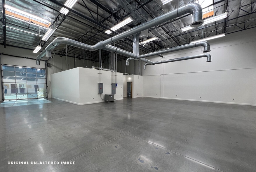 7500-7536 Tyrone Ave, Van Nuys, CA for sale - Building Photo - Image 2 of 12