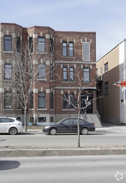 389 Boul Saint-Joseph E, Montréal, QC à louer - Photo du bâtiment - Image 2 de 2
