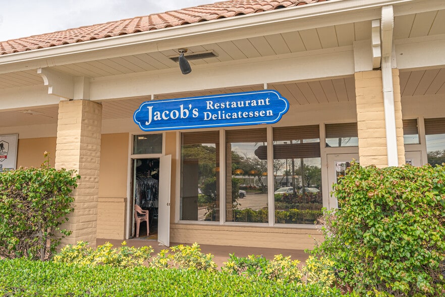 3755 W Woolbright Rd, Boynton Beach, FL à louer - Photo du bâtiment - Image 2 de 5